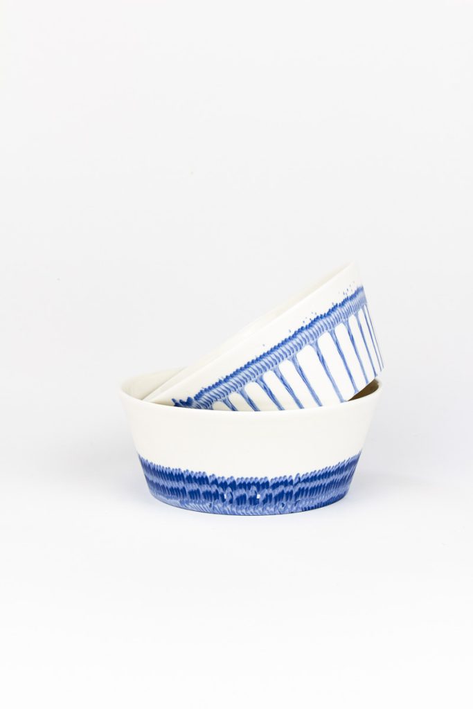 Set of 2 MOCA large ceramic bowls side view - artisan porcelain, Eindhoven & Nantes