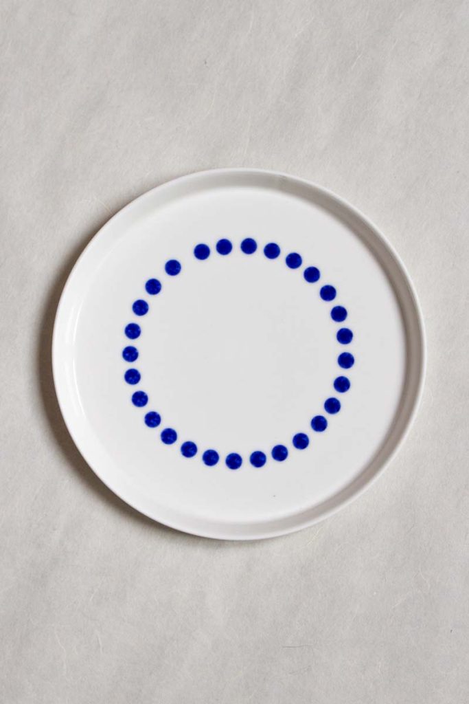 MOCA ceramic dessert plate 16cm one-line pattern – handmade porcelain, unique blue glaze
