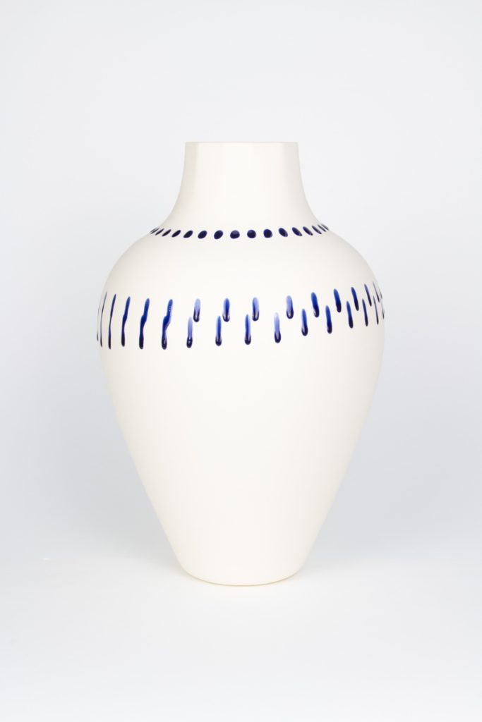 Handmade White Porcelain Vase - 10000 Drops Collection | MOCA