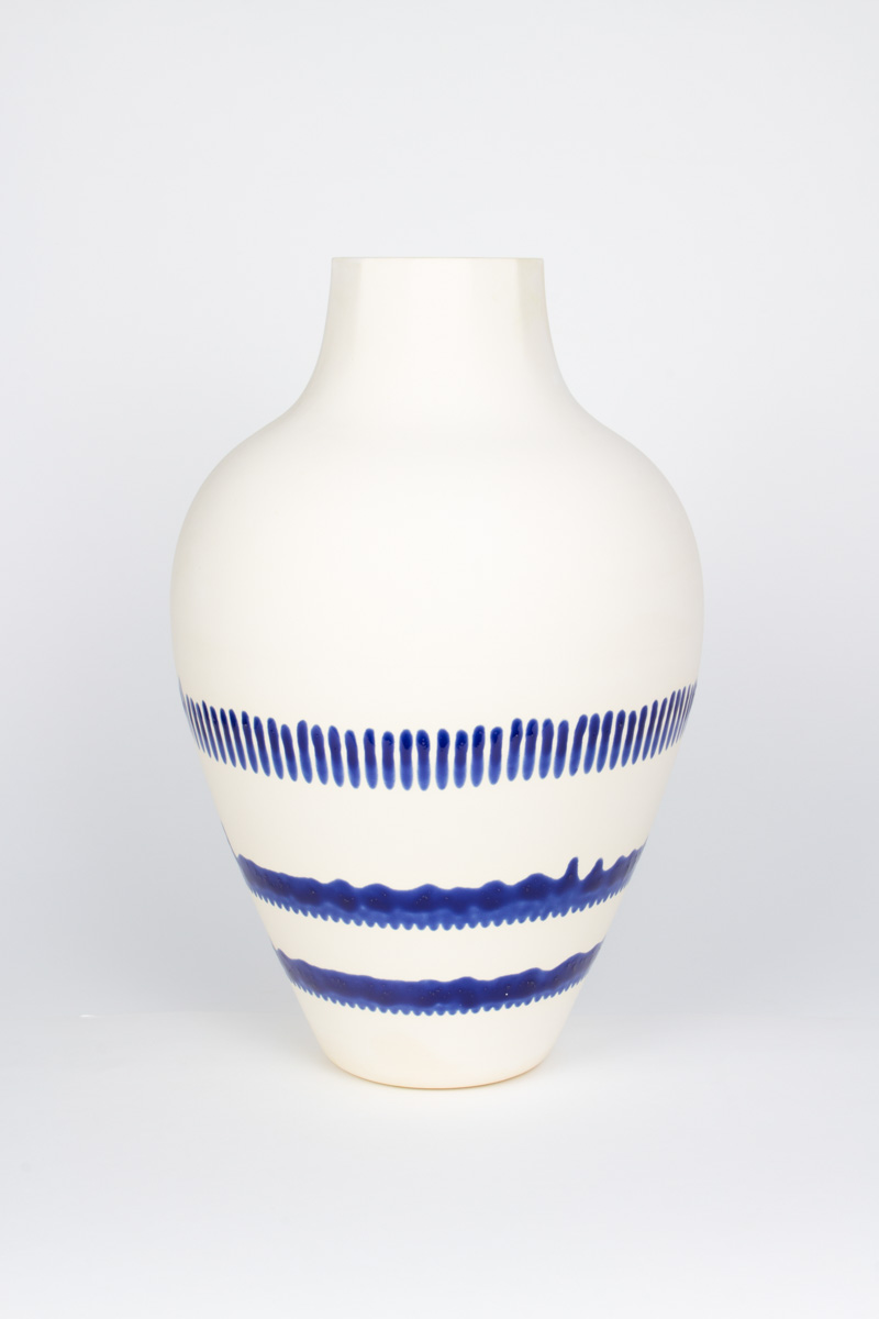 Design front view of MOCA unique white porcelain vase – 10000 Drops, Eindhoven & Nantes